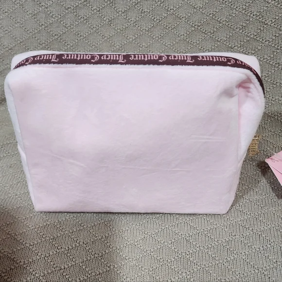 Juicy Couture Light Pink Cosmetic Case with Gold Logo New - Picture 3 of 5